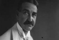 Frank Baum, author of the infamous Wizard of Oz li Frank Baum, author of the infamous Wizard of Oz lived near Star Park. So one can see his house while there. It is said that hotel Del Coronado was sup